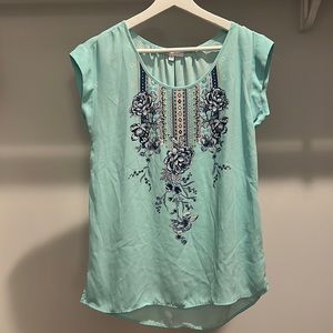 Beautiful see green top very good condition